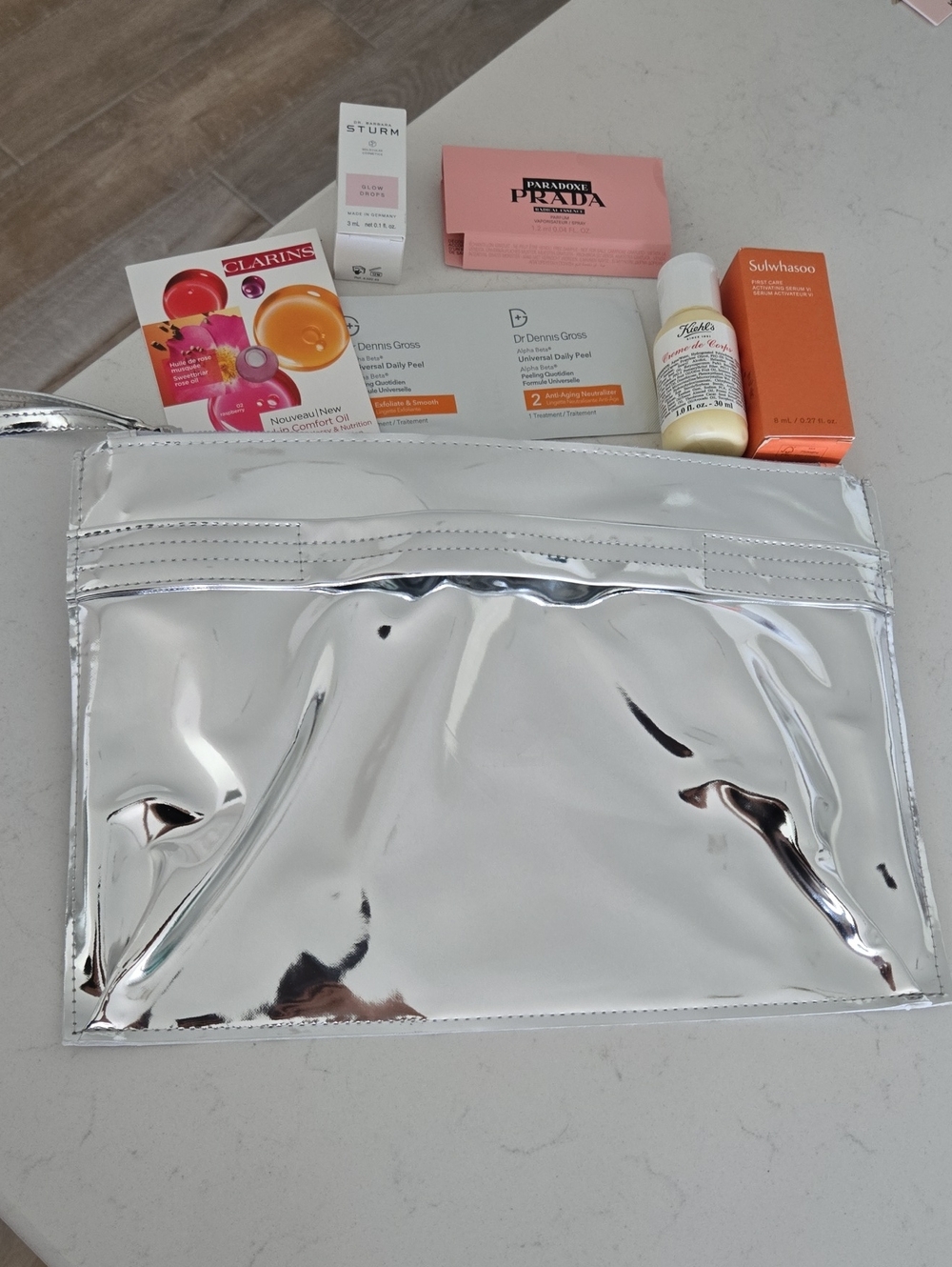 New Never Used N25 Nordstrom Beauty Silver Metallic Pouch Clutch Bag & Beauty